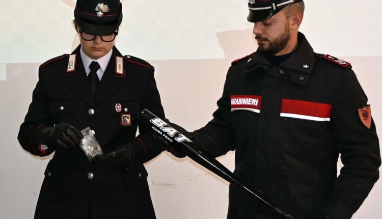 Violenta rissa in centro a Forlì: 4 giovani arrestati dai Carabinieri, sequestrate armi e droga