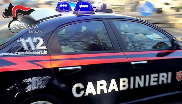 Vittoria, estorcono 100 euro per restituire un ciclomotore rubato: arrestati 3 uomini dai Carabinieri