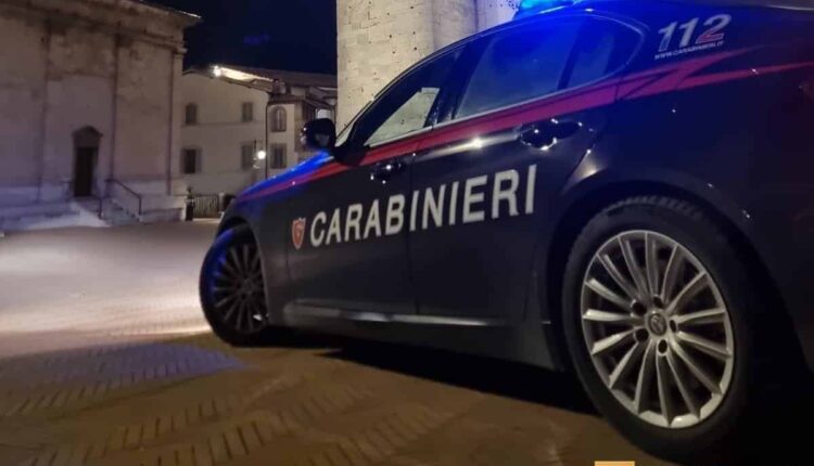 Spoleto, 36enne denunciato per aggressione: colpisce un cittadino con una bottiglia dopo una lite in piazza Vittoria