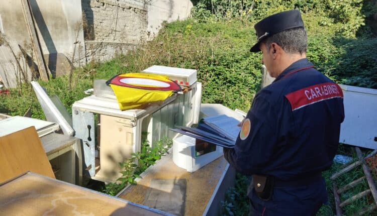 Terra dei Fuochi: maxi operazione dei Carabinieri di Mondragone. Sequestrate 6 aree abusive e 4 persone denunciate