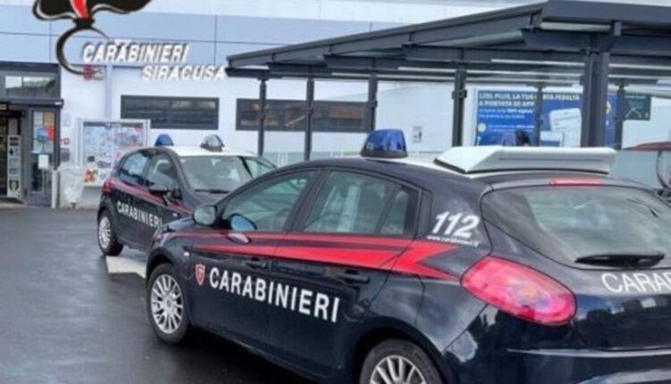 Francofonte, 15 cani tenuti in condizioni disumane: denunciata una 68enne per maltrattamento di animali