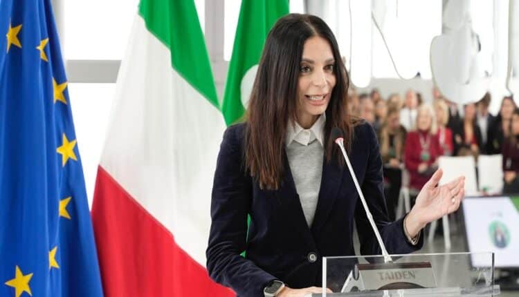 Trenord e Lonely Planet lanciano “Fuori Stazione”: la guida per scoprire luoghi e sapori autentici della Lombardia