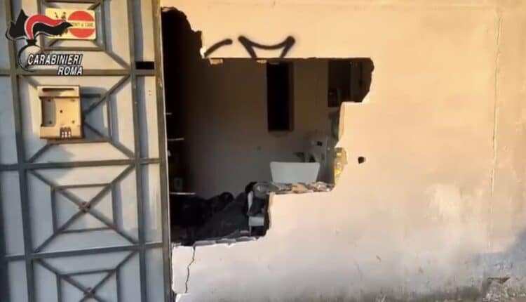 Ostia, maxi operazione antidroga dei Carabinieri: 12 arresti per spaccio e detenzione di stupefacenti