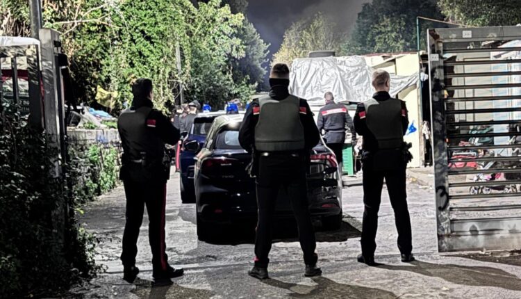 Roma, maxi-operazione dell’Arma dei Carabinieri: eseguiti 18 arresti per una serie di rapine e furti