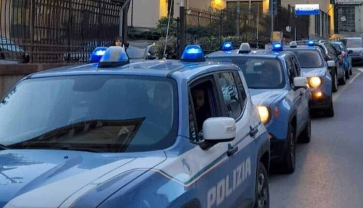 Genova: scoperto laboratorio di marijuana durante un intervento per occupazione abusiva.