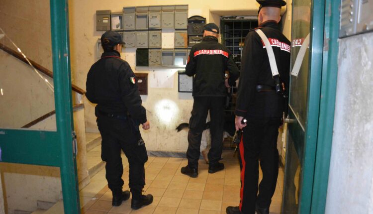 Roma: 14 arresti dei Carabinieri in una vasta operazione antidroga in città