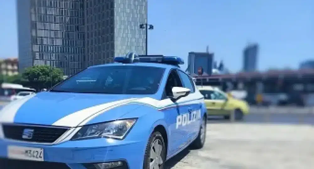 Napoli: sorpreso con la droga in via Firenze, arrestato 21enne.