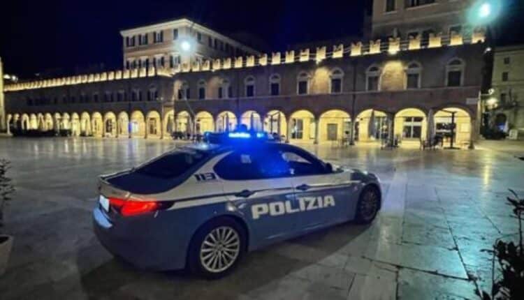 San Benedetto del Tronto, inseguimento nella notte: 40enne arrestato dalla Polizia dopo una fuga a folle velocità