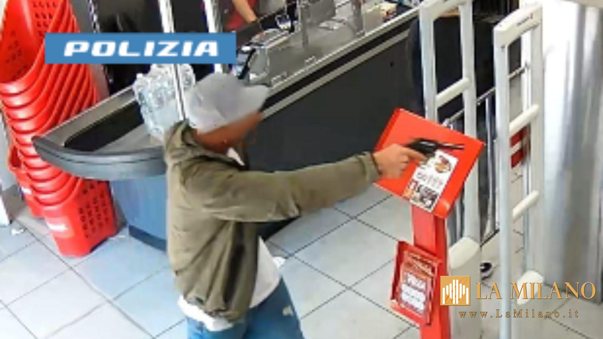 Torino, arrestato 46enne responsabile di tre rapine in banca e supermercati: custodia cautelare in carcere