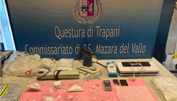 Mazara del Vallo, quasi mezzo chilo di cocaina in casa: arrestato un uomo dalla Polizia di Stato