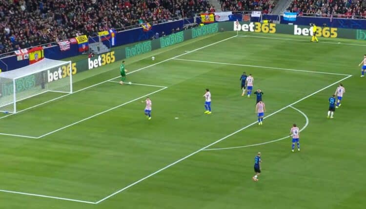 Champions League: Inter beffata nel finale dall'Atletico, l'Atalanta cala il tris a Francoforte