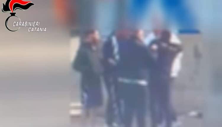 Catania, ex collaboratore di giustizia crea banda di rapinatori: cinque arresti dei Carabinieri