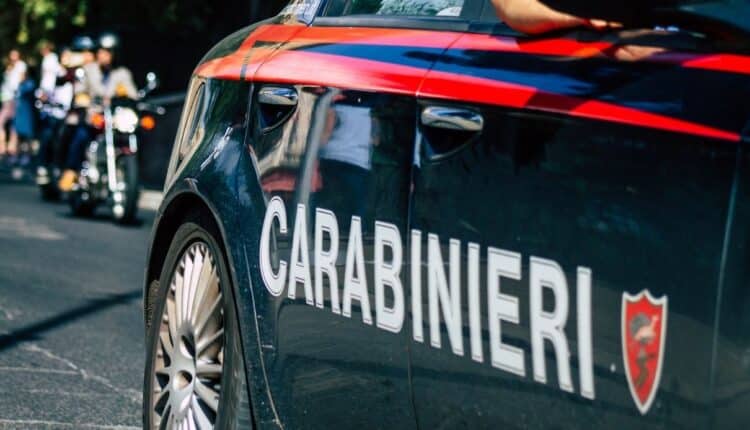Vulture Melfese: minaccia e aggredisce la moglie, il figlio chiama il 112. Carabinieri arrestano un 40enne