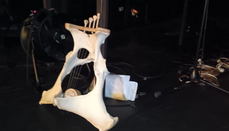 Matthew Herbert porta “The Horse” in Triennale Milano: un viaggio sonoro tra archeologia musicale, spiritualità e natura