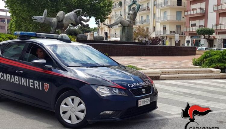 Marsala: lite nel parcheggio del supermercato degenera, 24enne colpito con un martello. Intervengono i Carabinieri