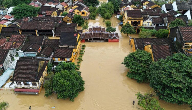 Alluvione storica in Vietnam: oltre 50 tra morti e dispersi, 70mila evacuati e danni per più di 100 milioni di dollari.