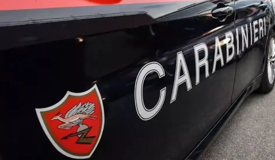 Camerino: in auto con droga e spranga di ferro, denunciato 20enne.