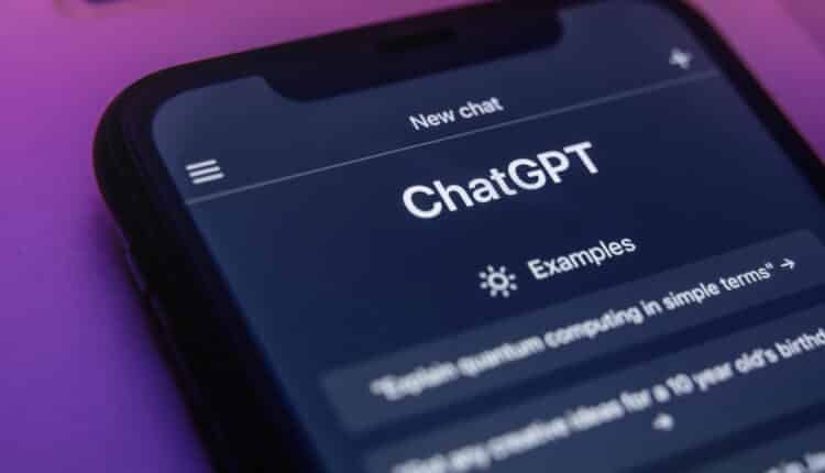 Adolescenti e IA, tra conforto emotivo e solitudine: la nuova mappa del disagio e delle opportunità tracciata da Save the Children.