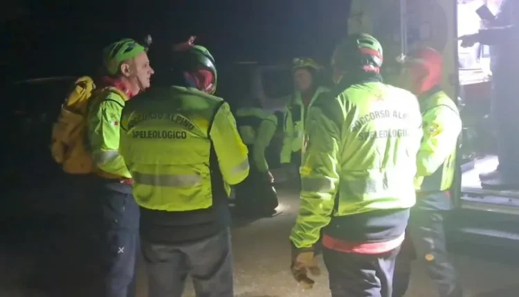 Scomparsa a Calamosca: ricerche senza sosta per Martina Lattuca. Ritrovati zaino e una scarpa in mare, ma nessuna traccia della donna.