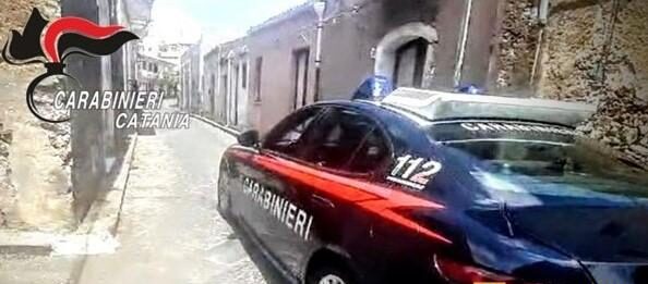 Catania: arrestato 54enne armato in auto dopo fuga pericolosa.