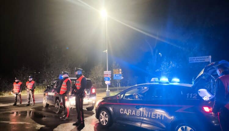 Siena, controlli straordinari dei Carabinieri: 224 persone e 155 veicoli verificati in una sola serata