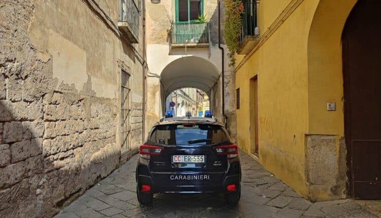 Santa Maria Capua Vetere e comuni limitrofi: controlli straordinari dei Carabinieri, denunce per sicurezza nei cantieri, armi e furto di energia elettrica