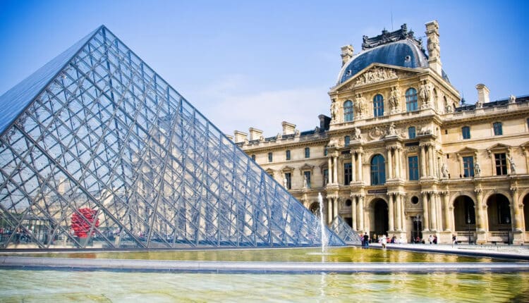 Furto al Louvre: altri quattro arresti per il colpo da 88 milioni di euro. Degli otto gioielli reali nessuna traccia.