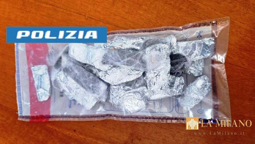 Napoli, sette arresti per droga in 48 ore: operazioni della Polizia di Stato tra Arenella, Scampia e centro città