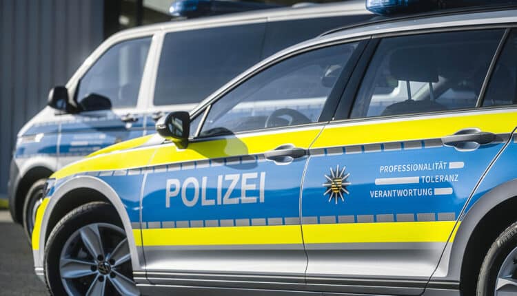 Madre e figlia scomparse da 16 mesi trovate morte in un congelatore a Innsbruck: arrestati due fratelli, accusati di duplice omicidio.
