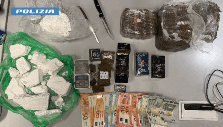 Torino, maxi controllo: arrestato 20enne con un chilo di cocaina. Scoperta droga anche in un bar della zona