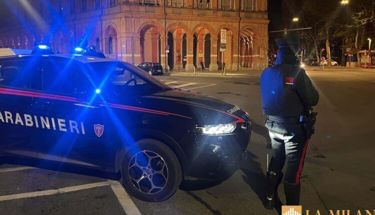 Bologna: proiettili, cocaina e soldi trovati in casa. Arrestato 22enne.