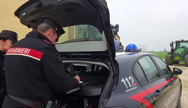 Modena, banda specializzata nei furti di trattori: quattro arresti. Recuperati 28 mezzi e refurtiva per 2,5 milioni