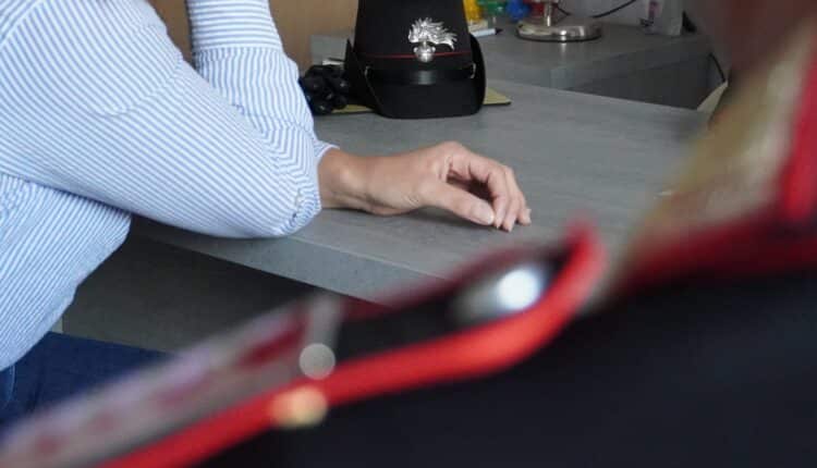 Aggressione di Natale a Maddaloni, arrestato 63enne per percosse e atti persecutori contro l’ex moglie.