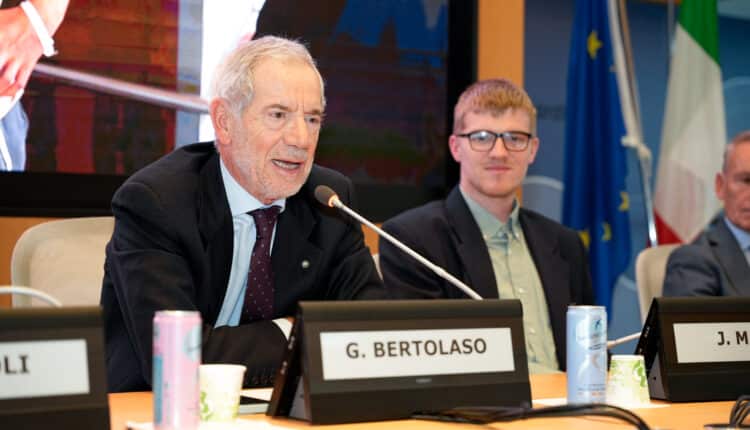 Salvataggio miracoloso sul Lago di Como: salvato 18enne in ipotermia grave grazie a un intervento ECMO coordinato