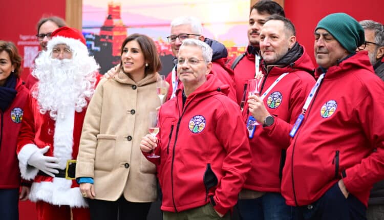 Milano inaugura il Mercatino di Natale in Duomo 2025: 78 baite, artigianato, tipicità e solidarietà