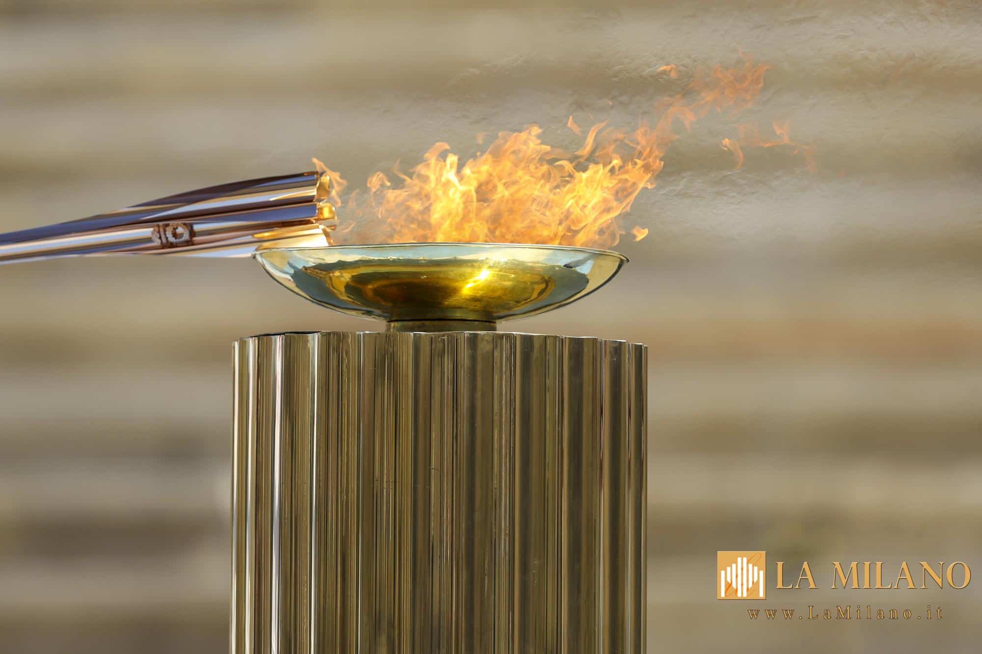 La Fiamma Olimpica di Milano-Cortina 2026 arriva al Quirinale: Mattarella accoglie il fuoco sacro.