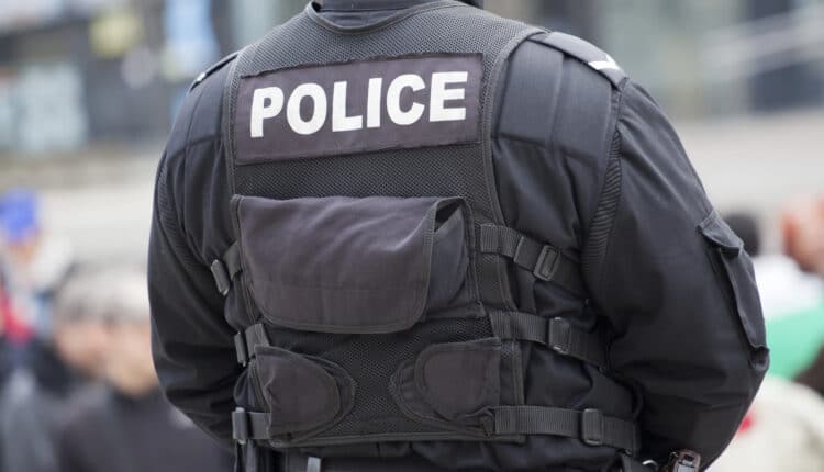 Sparatoria nel bar clandestino di un ostello a Pretoria: undici morti e venticinque feriti.