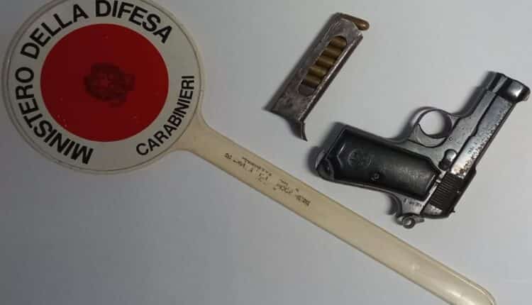 Catignano: 51enne arrestato per violenza sessuale e stalking. Trovata un’arma clandestina: in manette anche il cugino convivente