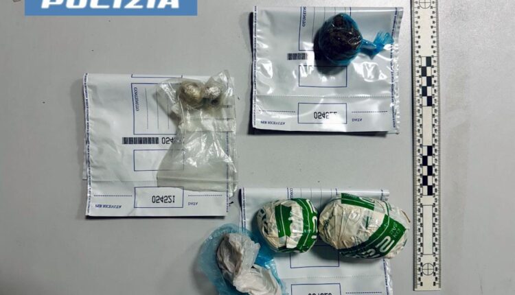 Bolzano, controlli rafforzati ai Mercatini di Natale: la Polizia arresta due fratelli per spaccio ed espelle un pluripregiudicato