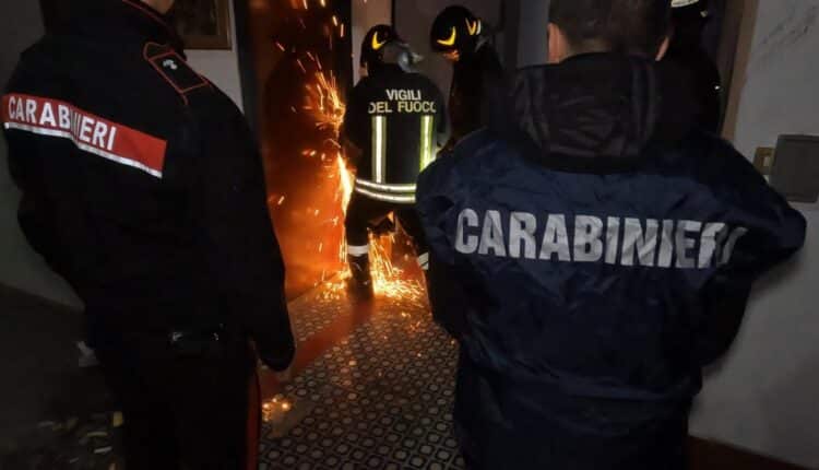 Castel Volturno, operazione antidroga: smantellata piazza di spaccio mafiosa nella “Royal Residence”. Undici misure cautelari eseguite