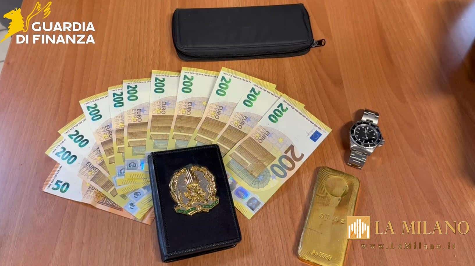 Varese, trasportava un lingotto d’oro e un Rolex su un’auto a noleggio: denuncia e sequestro della Guardia di Finanza