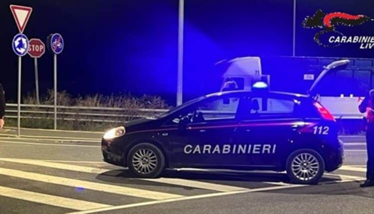 Cecina, controlli straordinari dei Carabinieri: 2 denunce e sanzioni per 1.700 euro
