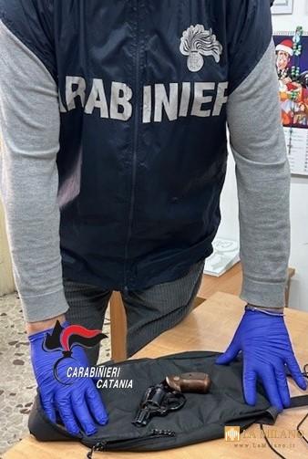 Catania: arrestato 61enne con rivoltella in strada.