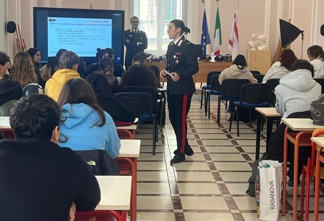 Cecina, arrestati 2 spacciatori di hashish dai Carabinieri