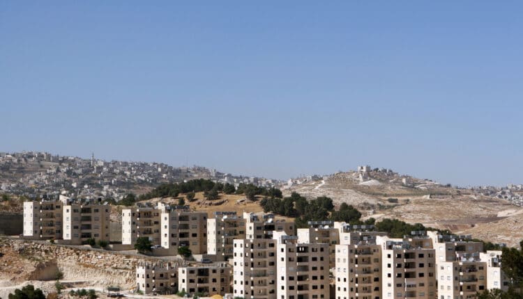 Cisgiordania, la dura presa di posizione di 14 Paesi occidentali: “Gli insediamenti israeliani violano il diritto internazionale e minano la pace”