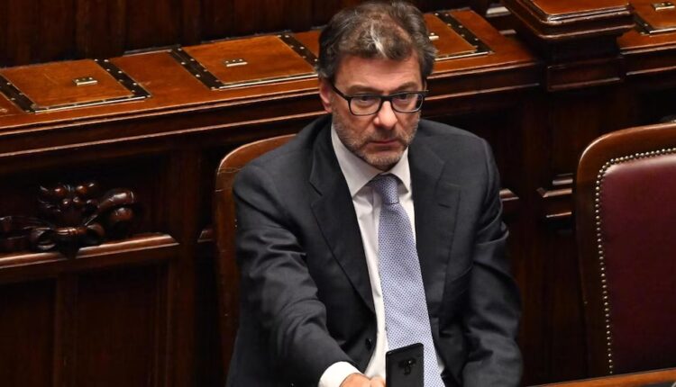 Manovra 2026, il Senato dà l’ok: via libera con 110 sì. Giorgetti: “Fatto cose che sembravano impossibili”