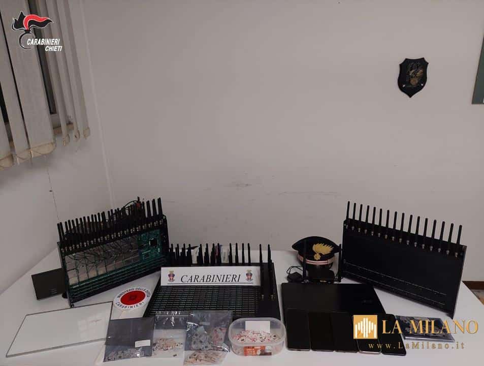 Maxi truffa telematica ai danni di un anziano: smantellata rete di smishing tra Campania e Toscana.