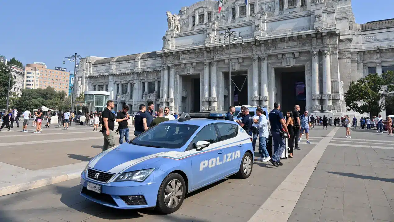 Milano: la Polizia di Stato individua 9 giovani responsabili di due rapine ai danni di minorenni