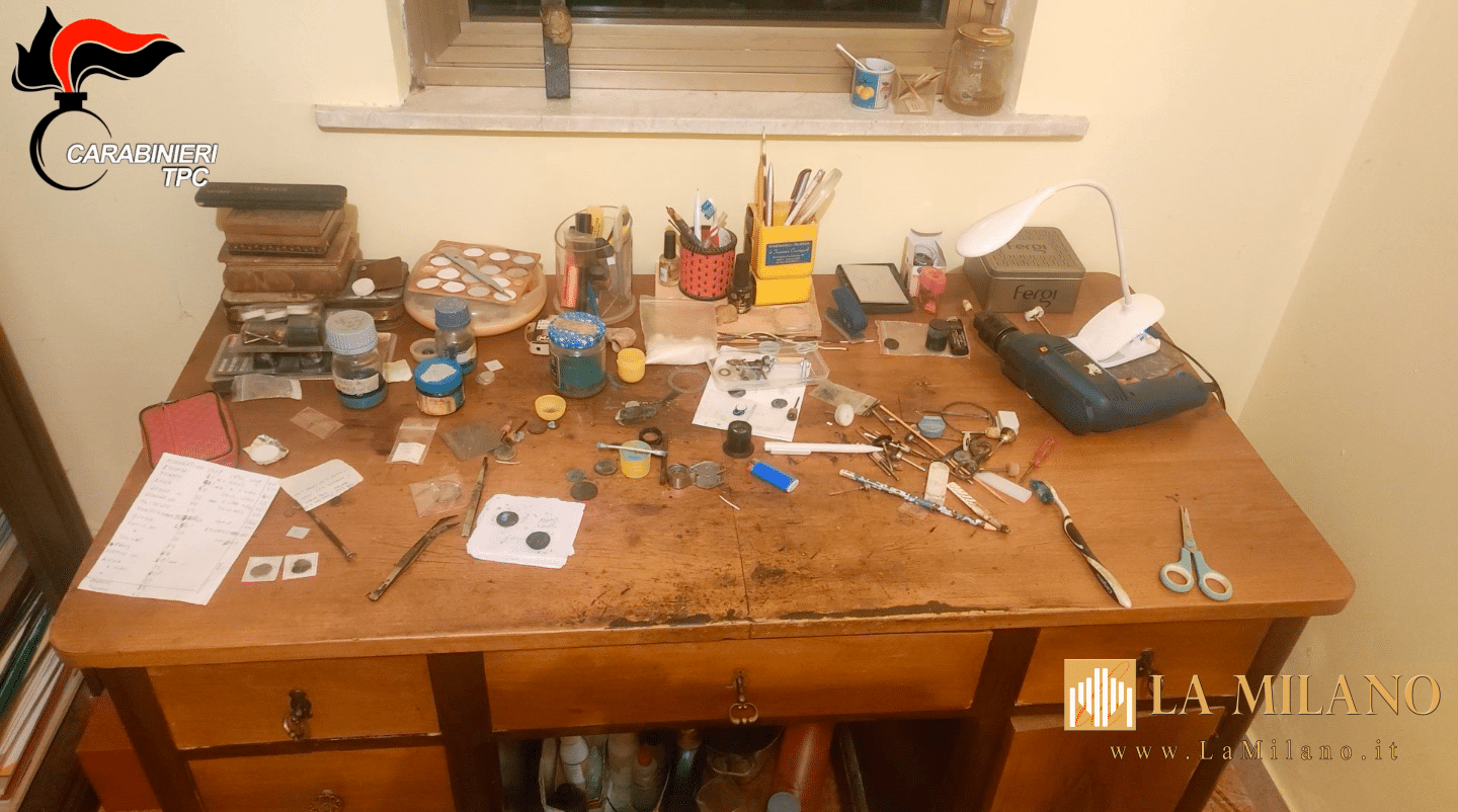 Scavi clandestini e traffico di reperti archeologici: 11 misure cautelari tra Calabria e Sicilia