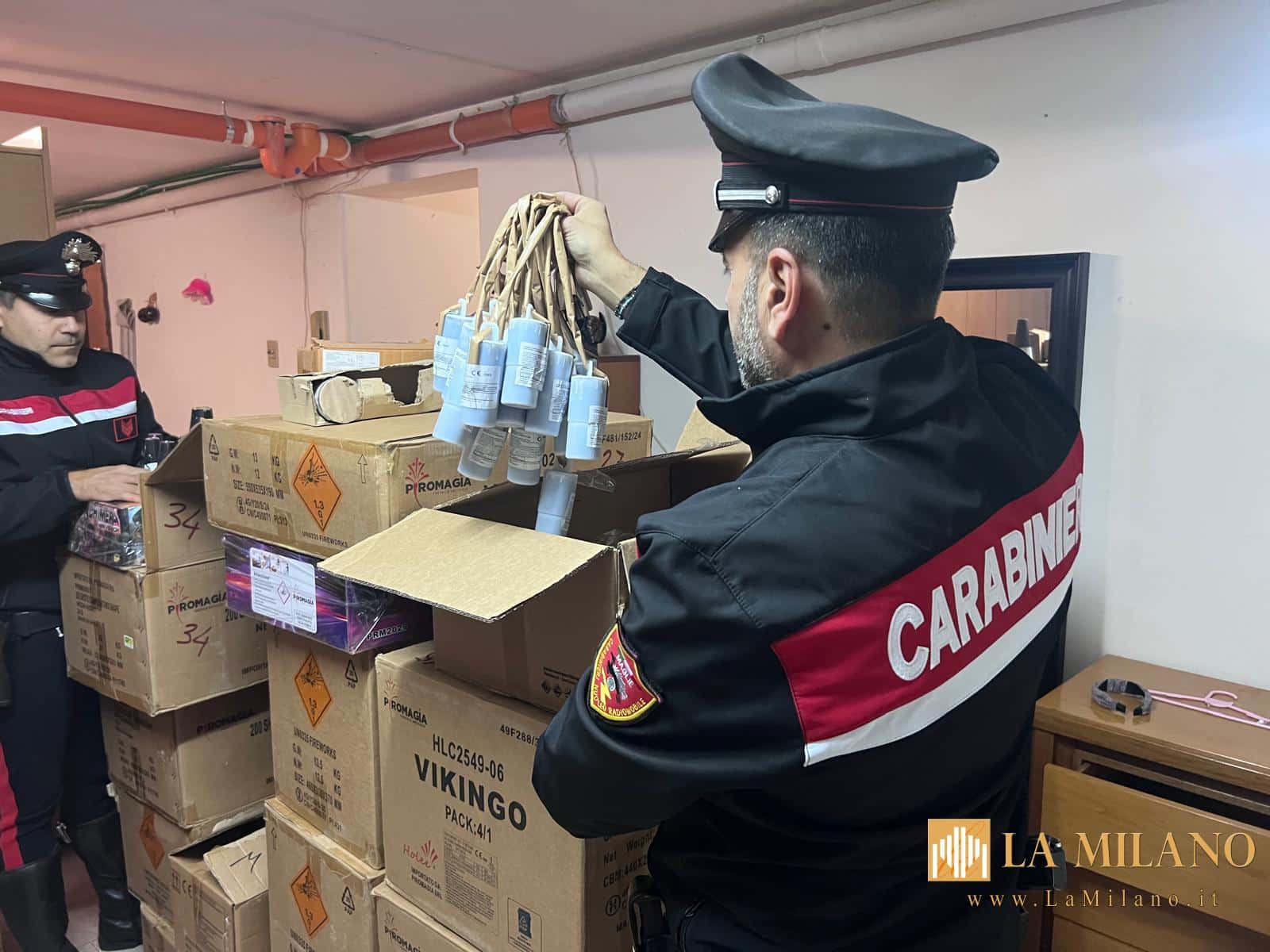 Scorrano, maxi sequestro di fuochi pirotecnici illegali: trovata mezza tonnellata di esplosivi in un’abitazione privata.